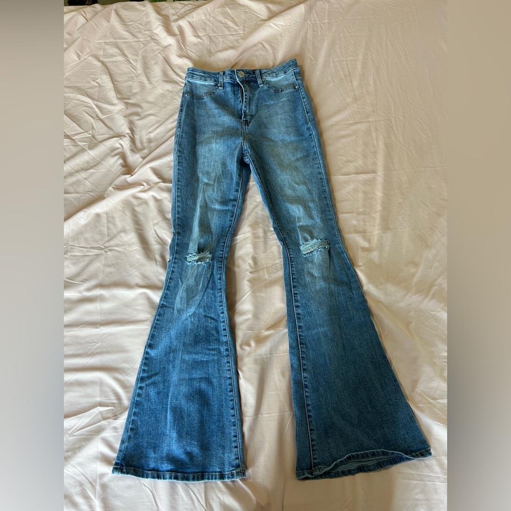 Refuge flare jeans, ripped knees